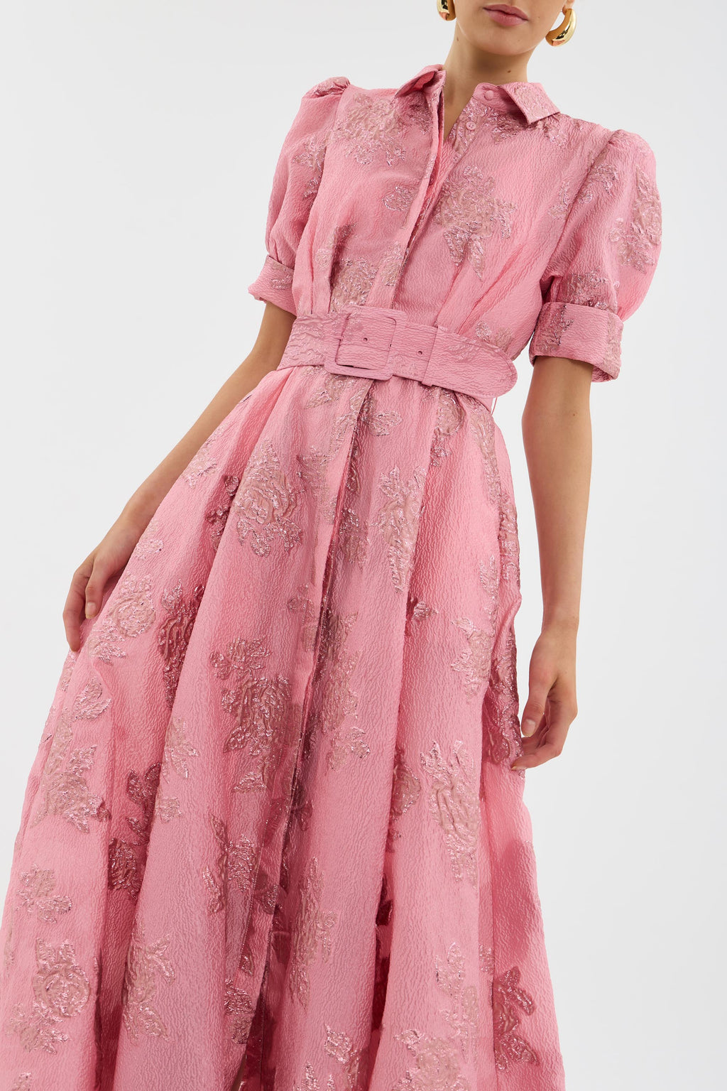 Vestido corto Anabella de mangas abullonadas - Coqueto, chic y sin esfuerzo