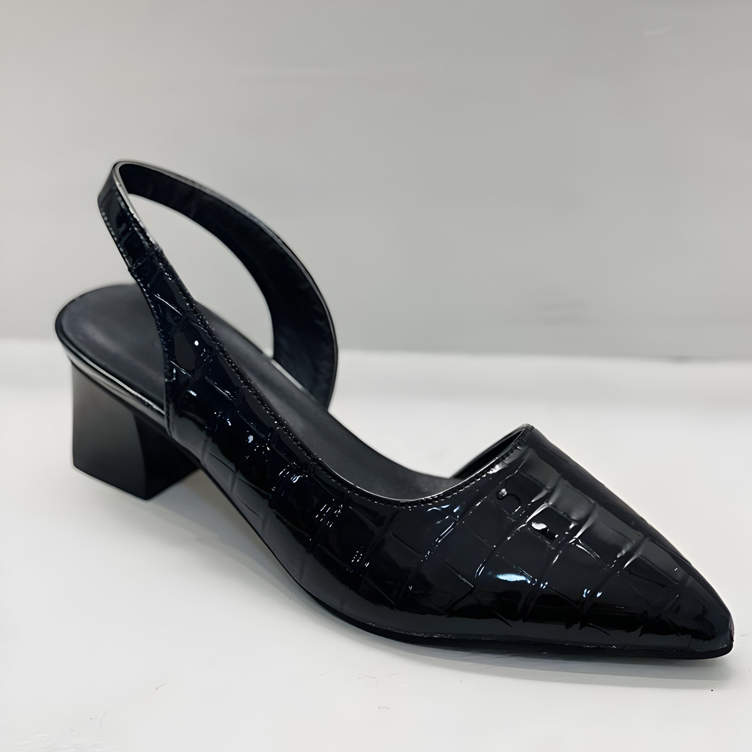 Wynn - Zapatos con tacón de punta larga