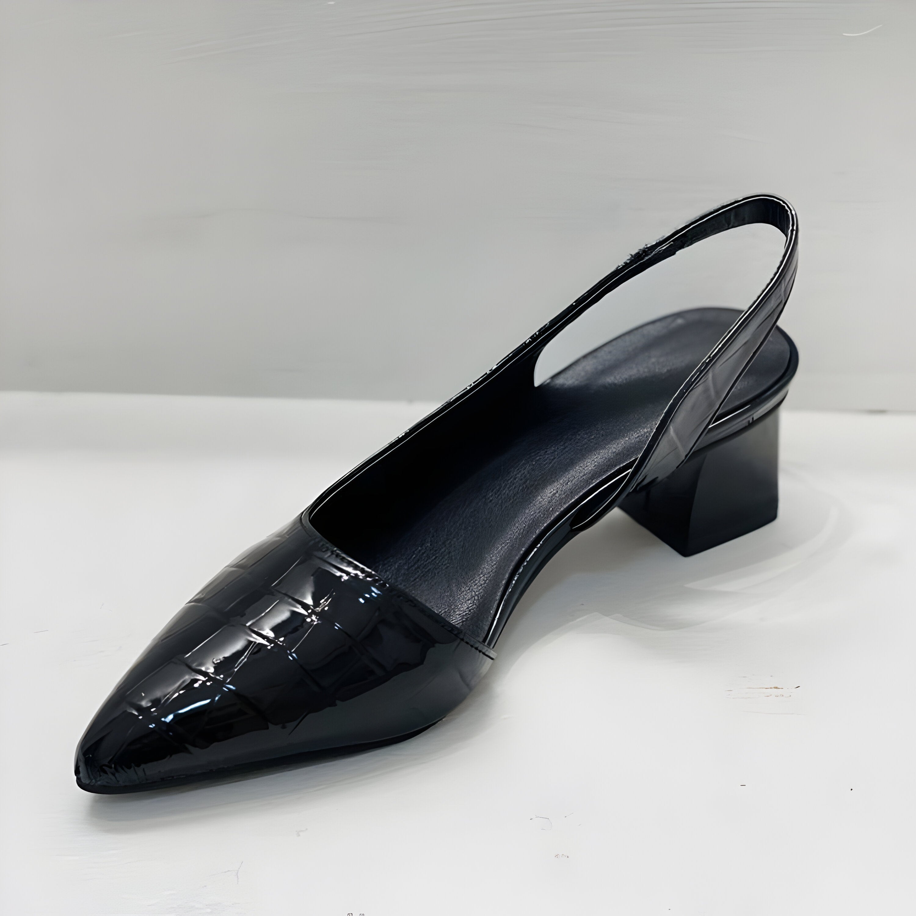 Wynn - Zapatos con tacón de punta larga