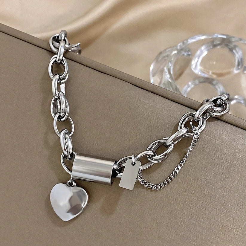 Guadalupe - Pulsera con Dije de Corazón Dorado