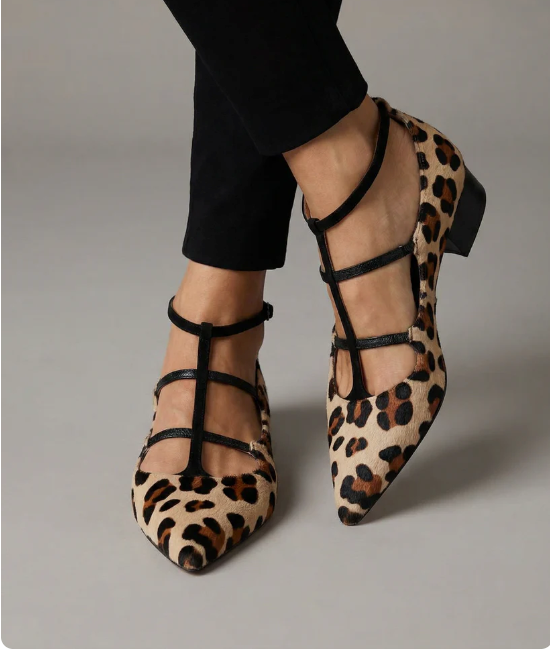 Bridget - Zapatos con tacón y correa de leopardo