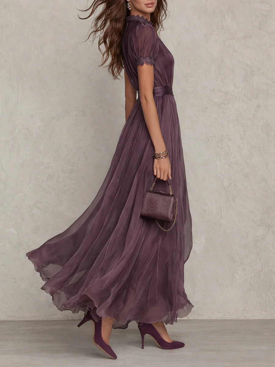 Flavia • Vestido largo morado con escote en forma de llave, borde de encaje de chiffon