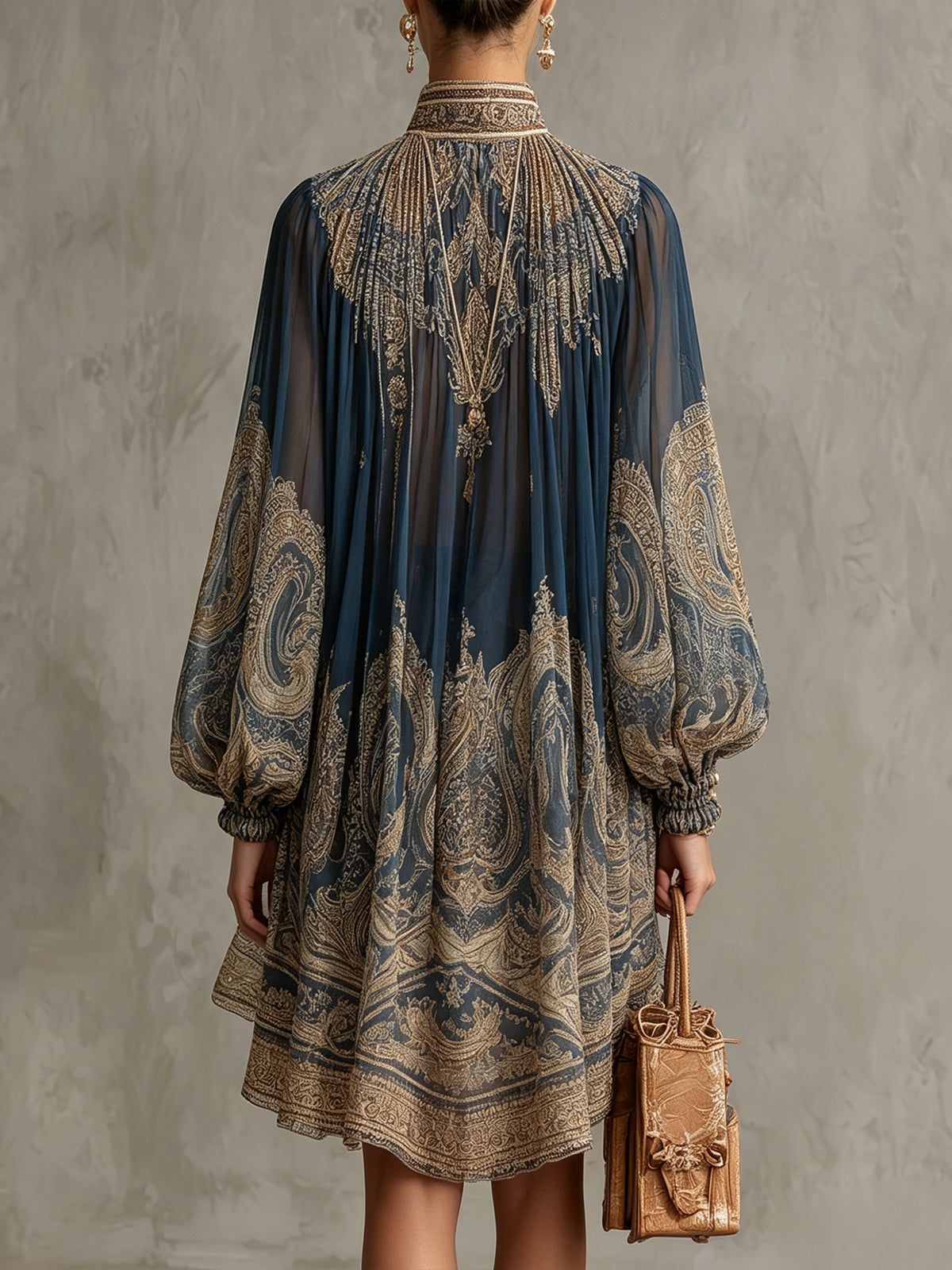 Marianna | Vestido mini de gasa con estampado barroco dorado