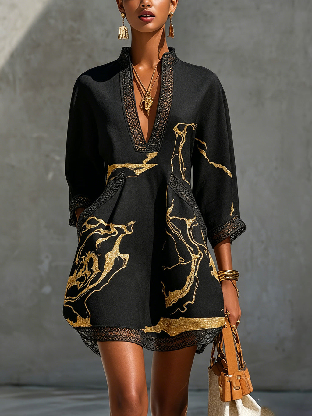 Donatella | Vestido mini con estampado efecto mármol dorado y encaje de ganchillo