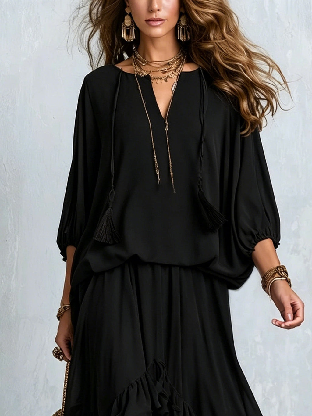 Elvira | Top V-neck in Chiffon Nero con Frange Abbinato a un Set di Gonna a Strati con Volant