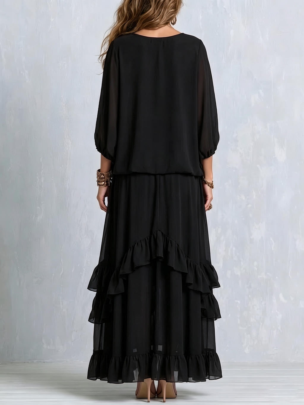 Elvira | Top V-neck in Chiffon Nero con Frange Abbinato a un Set di Gonna a Strati con Volant