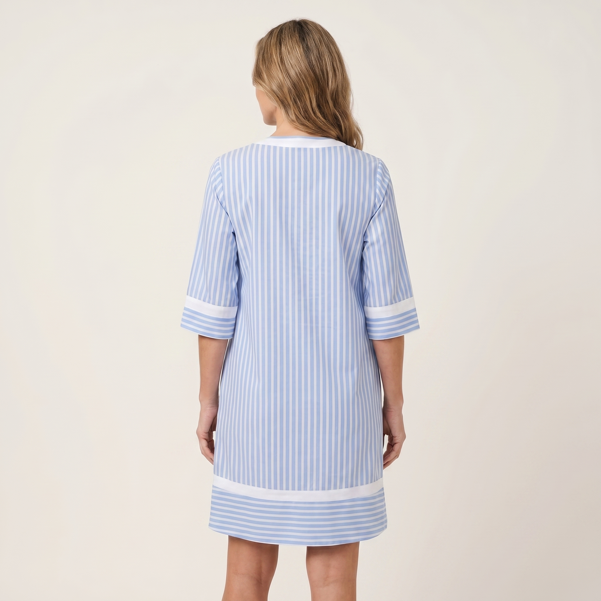 Sanina | Vestido recto de algodón a rayas con escote en V y ribete en contraste