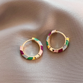 Purificación - Pendientes Elegantes con Esmalte Dorado